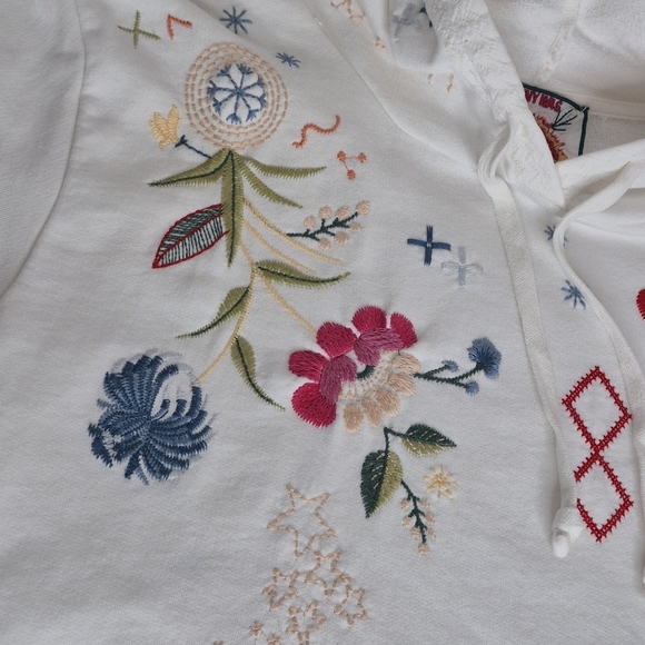 Johnny Was Cleo Short Sleeve Embroidered White French Terry Hoodie - Size S - Picture 8 of 16